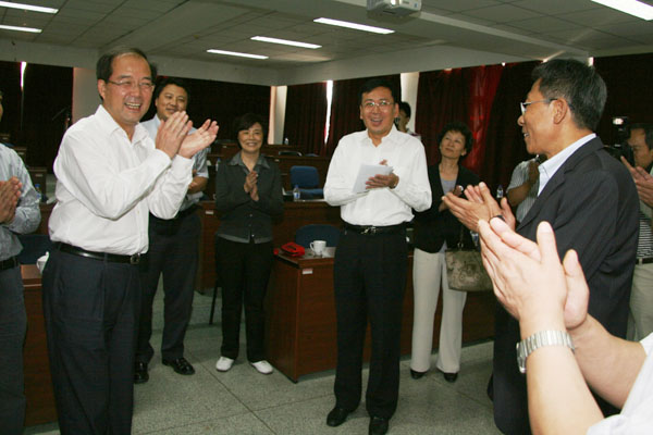 吉林省委组织部黄燕明部长一行到我院检查创先争优活动